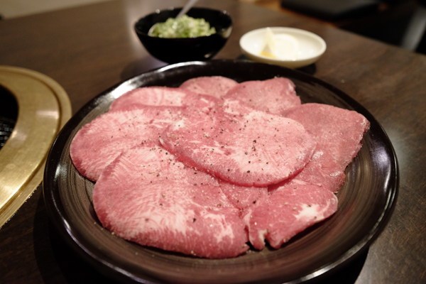 ホルモン焼肉家どん（DON）