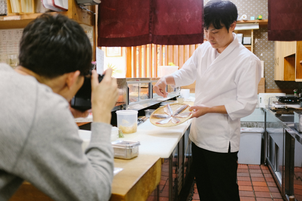 味処三松・山本写真機店