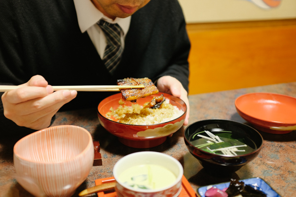 味処三松・山本写真機店