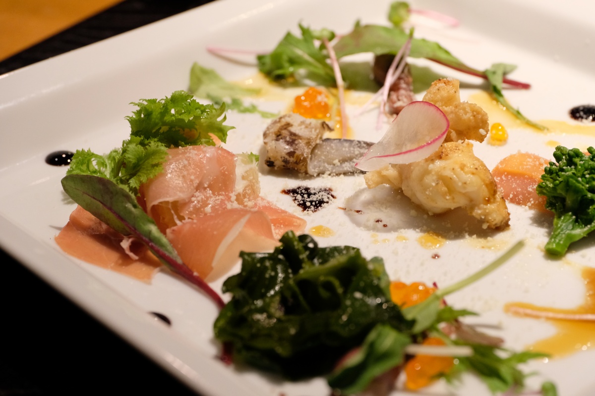 トラフグやノドグロなど、旬の食材を使った創作和食の店 七八