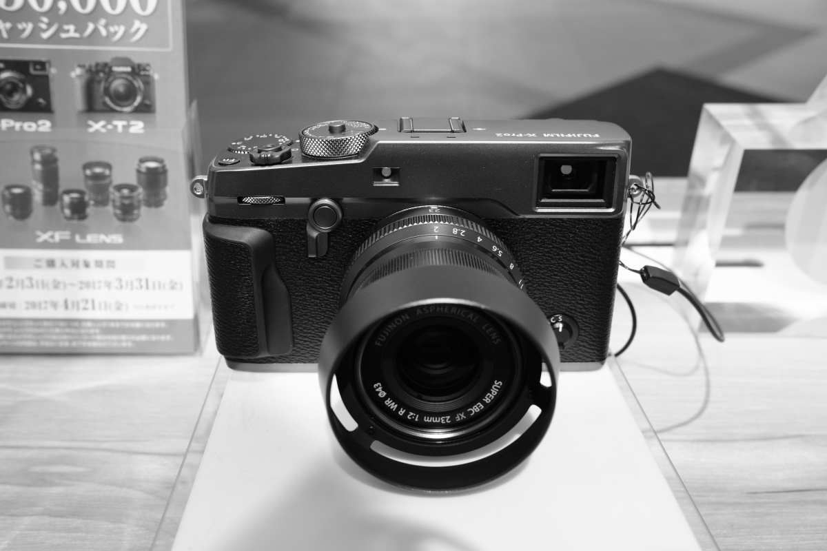 X-Pro2ブラックをお嫁に出すからメンテナンスしてもらって、X-Pro2とX-T2をグラファイトにしたらX100Fはブラックが良いのかシルバーが良いのか迷う件