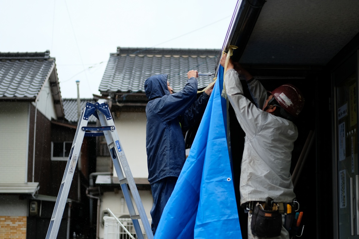 建物を黒色に塗装したことで引き立つサイン！角島大橋にお越しの際は是非お立ち寄り下さい！