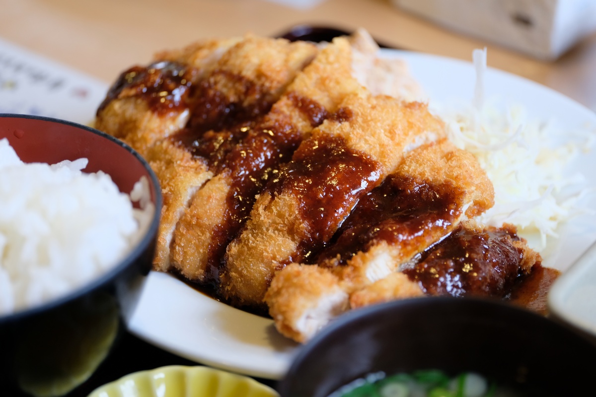 ばんちゃ屋宇部店でも解禁となったからあげとチキンカツが同時に食べられるコンビ定食1,000円！