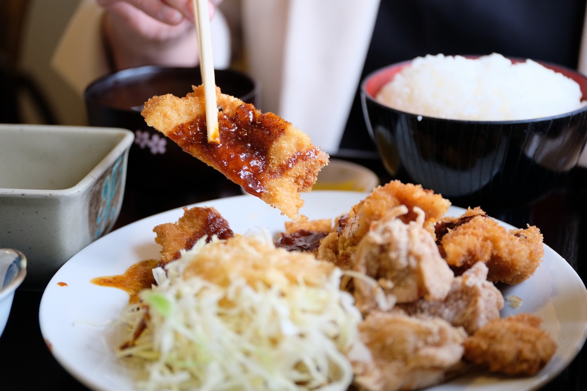 ばんちゃ屋宇部店でも解禁となったからあげとチキンカツが同時に食べられるコンビ定食1,000円！