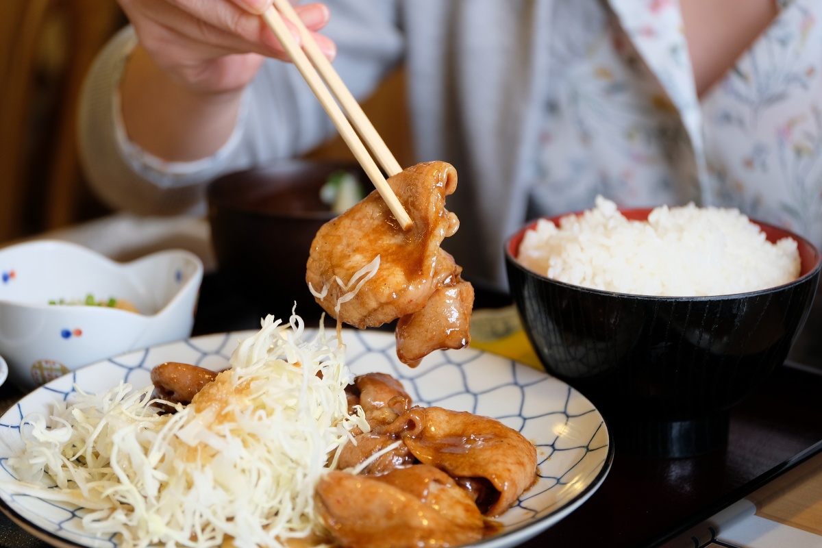 ばんちゃ屋宇部店でも解禁となったからあげとチキンカツが同時に食べられるコンビ定食1,000円！