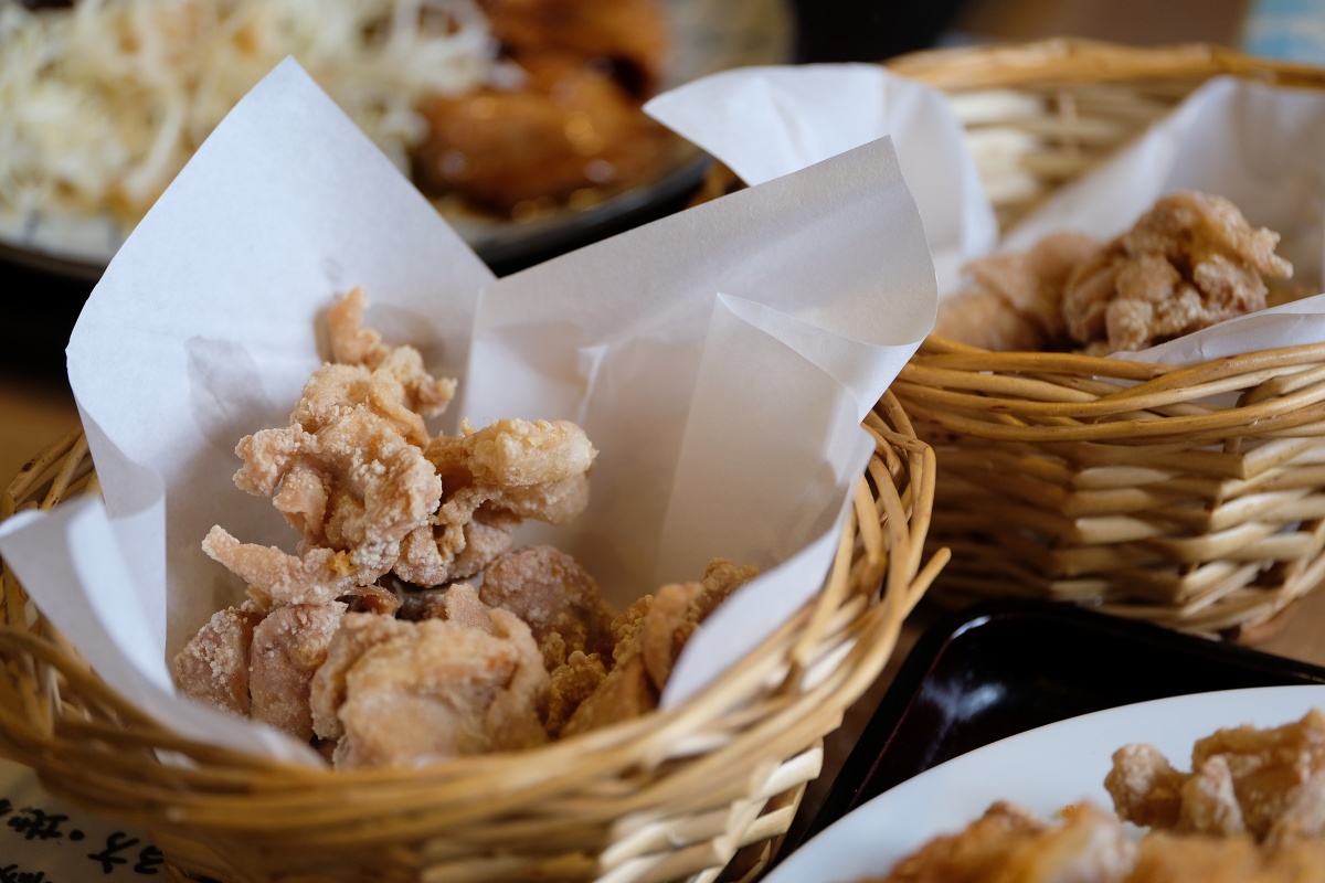 ばんちゃ屋宇部店でも解禁となったからあげとチキンカツが同時に食べられるコンビ定食1,000円！