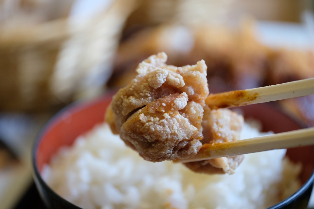 ばんちゃ屋宇部店でも解禁となったからあげとチキンカツが同時に食べられるコンビ定食1,000円！