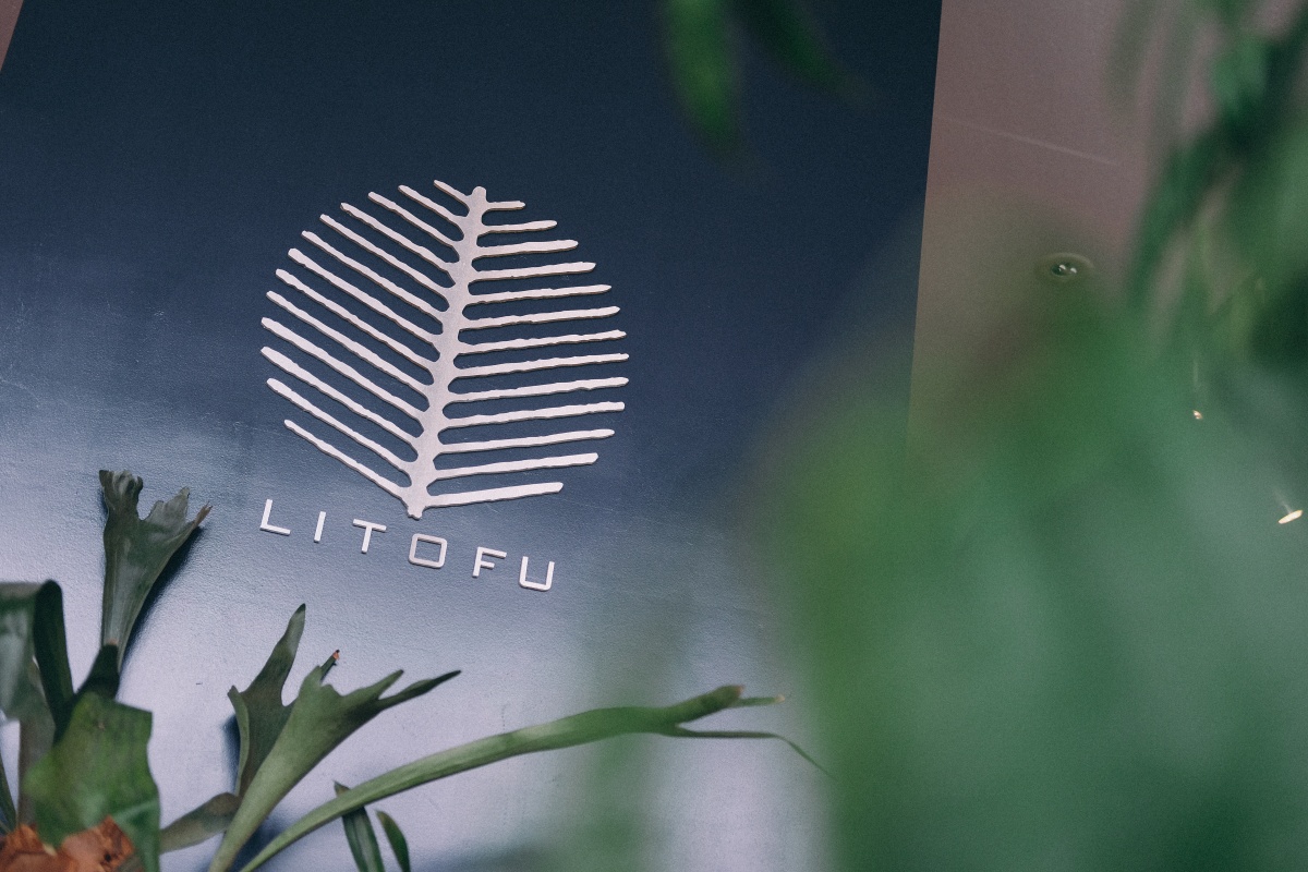 6月1日にオープンする湯田温泉の「Chinese Kitchen 貴」へのお祝花は「LITOFU」で！