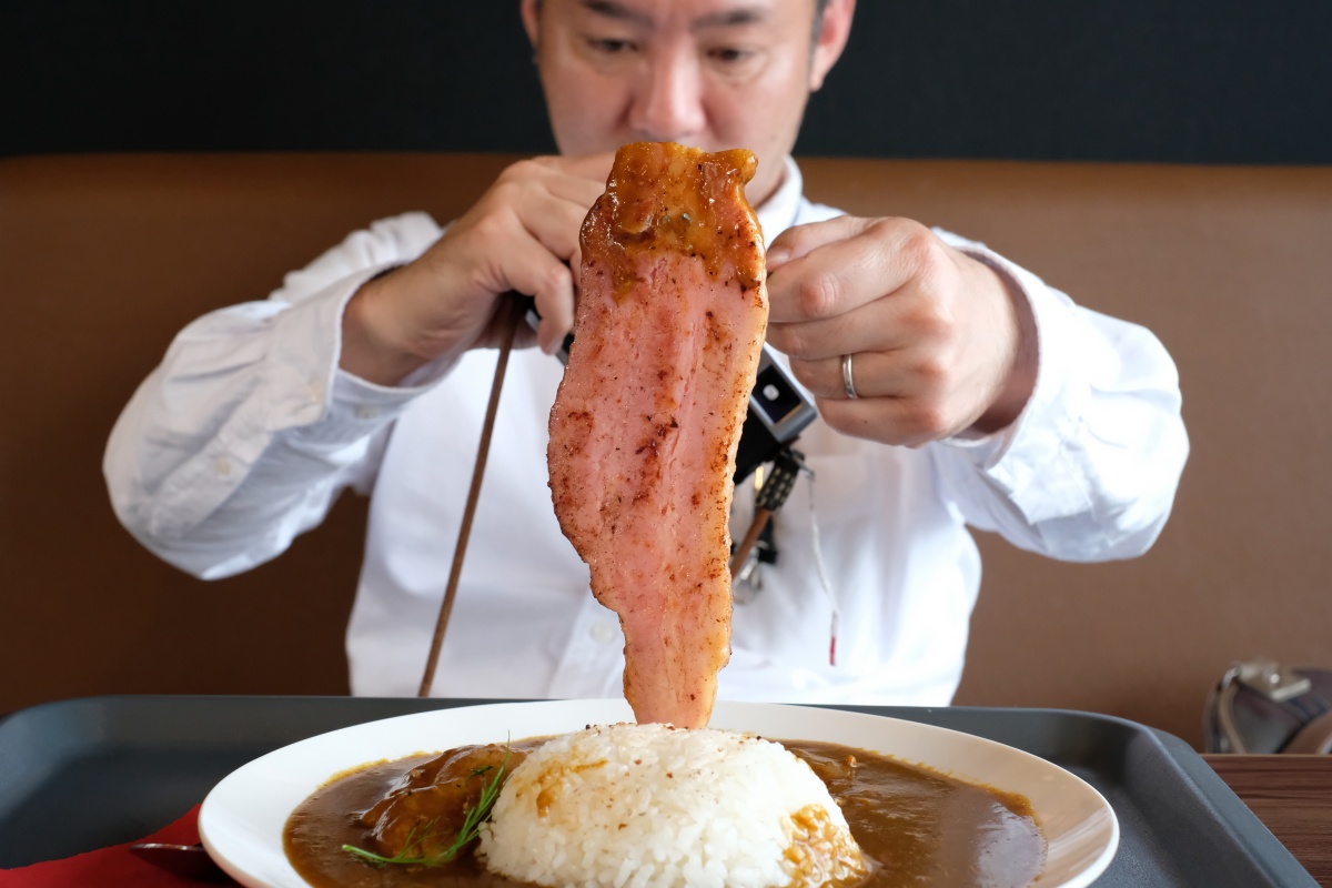 牛すじカレーでお馴染みの「With Weed（ウィズウィード）」2号店！クイーンズカレーに初入店！