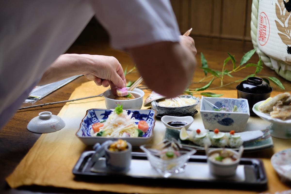 下関ふくとあんこう料理で有名な「旬楽館」が日ごろの感謝を込めて特別コース！