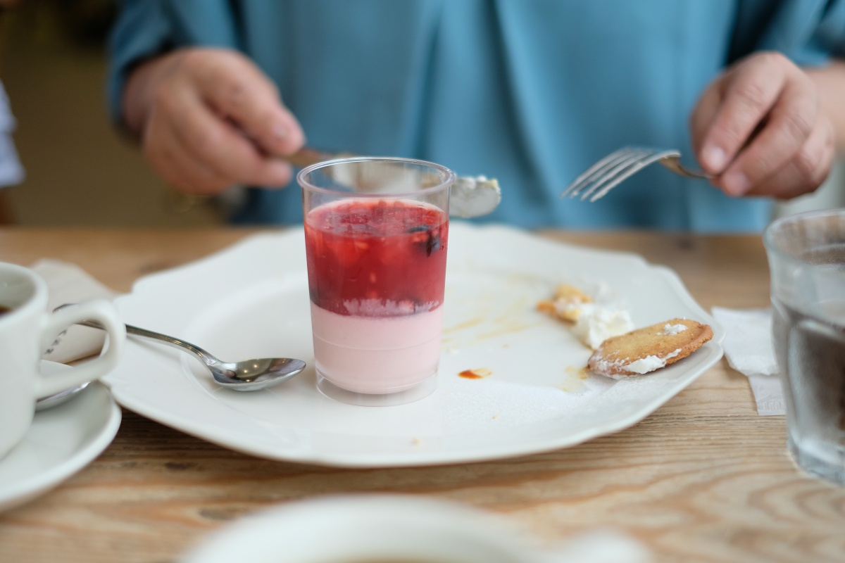 カフェでゆったり、かわいらしい色合いでどれにするか迷いそう！カラーバウムのFAVORI PLUS（ファボリプラス）