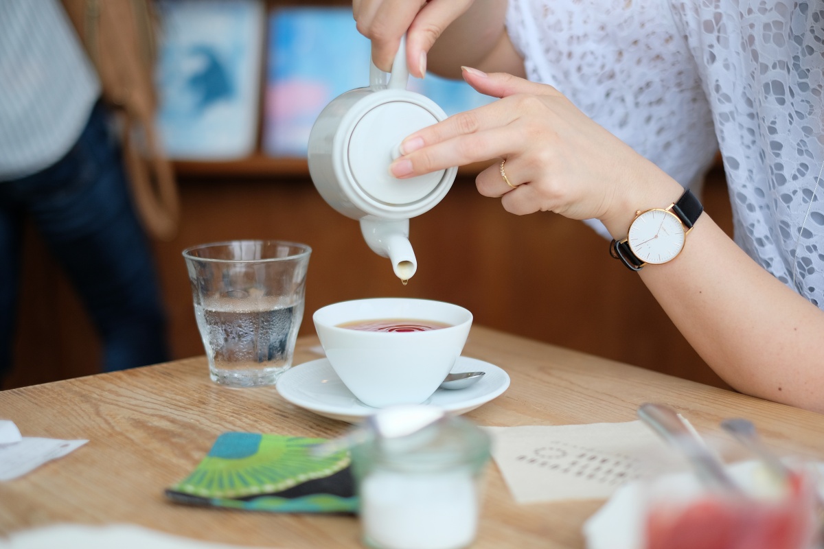 カフェでゆったり、かわいらしい色合いでどれにするか迷いそう！カラーバウムのFAVORI PLUS（ファボリプラス）