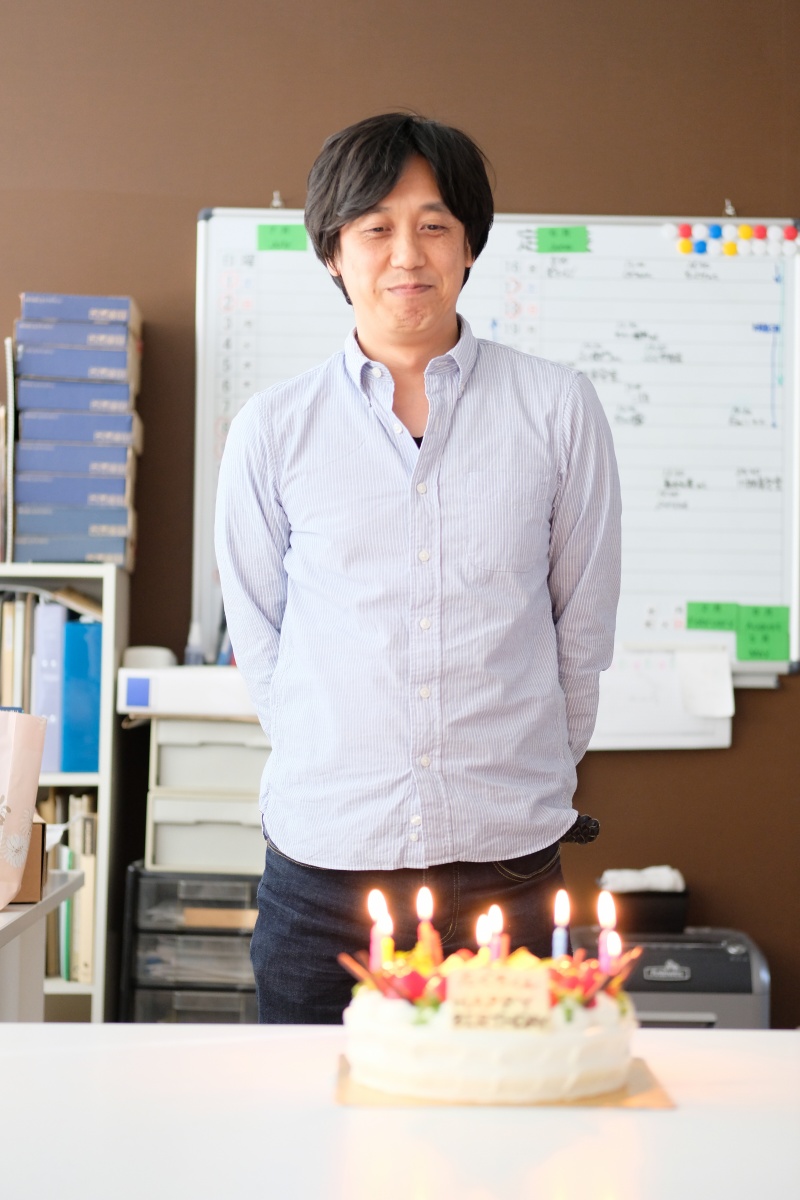 弊社システムエンジニア田口くん！お誕生日おめでとう！ひだまりのケーキでお祝い！