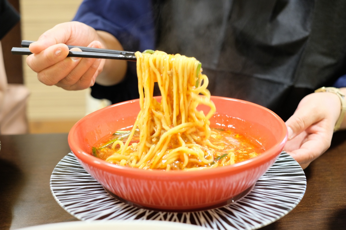 是非食べて見てとオススメされた「まぜめんや颯（そう）」の辛羅万笑「わや辛・激げき」