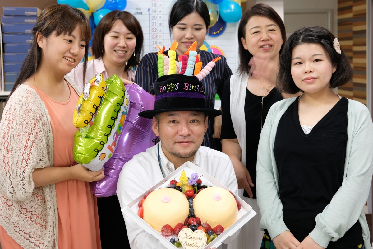 沢山の人たちに支えられて49歳の誕生日を迎えることが出来ました。今まで培ってきたデザインのヒキダシで繁盛店をどんどんつくります！