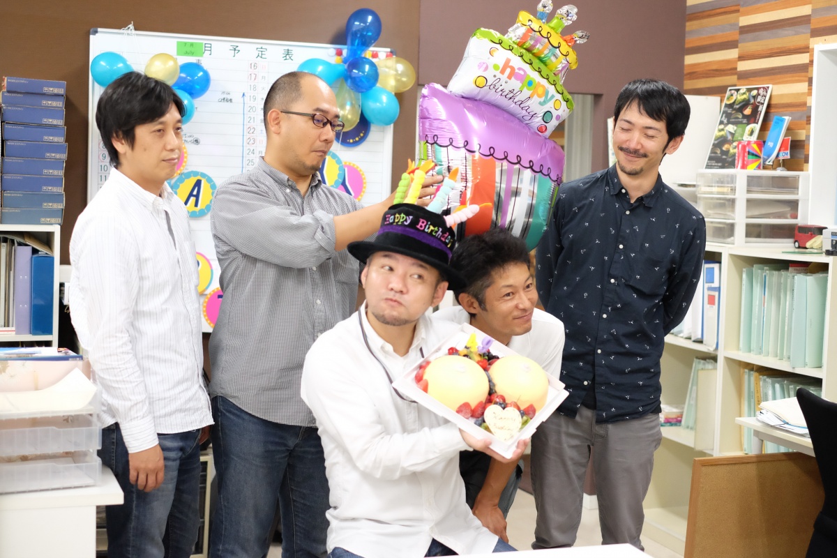 沢山の人たちに支えられて49歳の誕生日を迎えることが出来ました。今まで培ってきたデザインのヒキダシで繁盛店をどんどんつくります！