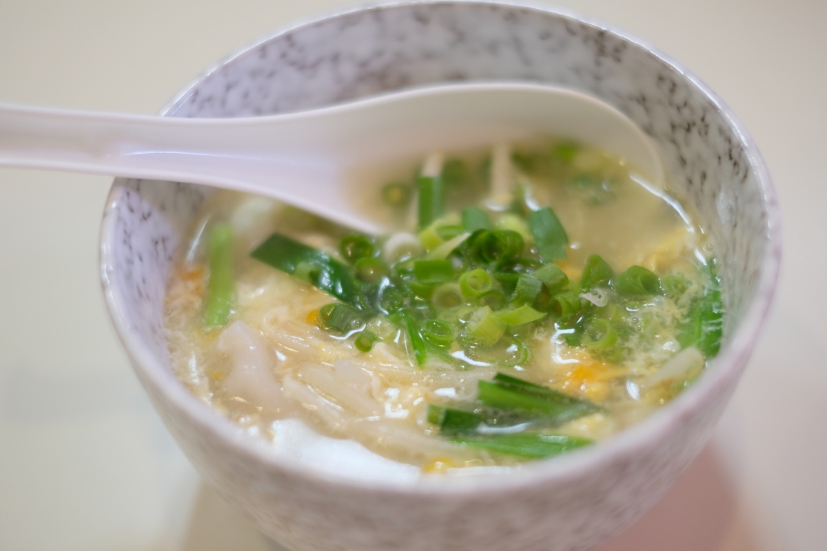 和食ひと筋の米田氏がつくるカラダに優しい本格あご出汁専門店！旨辛ラーメン、豚骨ラーメン、満天あご出汁ラーメンが本日オープン！