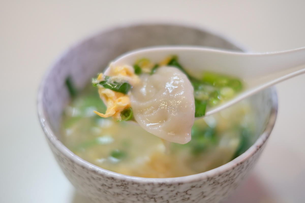 和食ひと筋の米田氏がつくるカラダに優しい本格あご出汁専門店！旨辛ラーメン、豚骨ラーメン、満天あご出汁ラーメンが本日オープン！