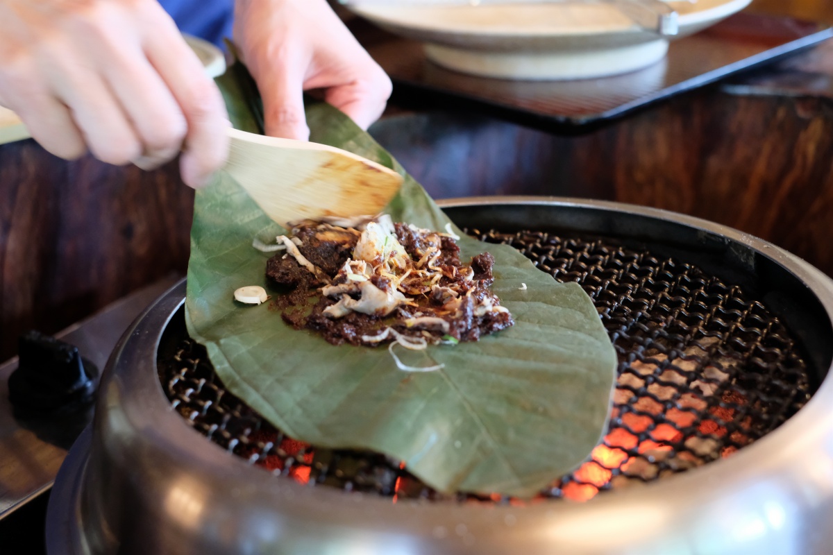 湯布院で美味しい地鶏を食べるならやっぱり「地鶏炭火焼 塚原の里」