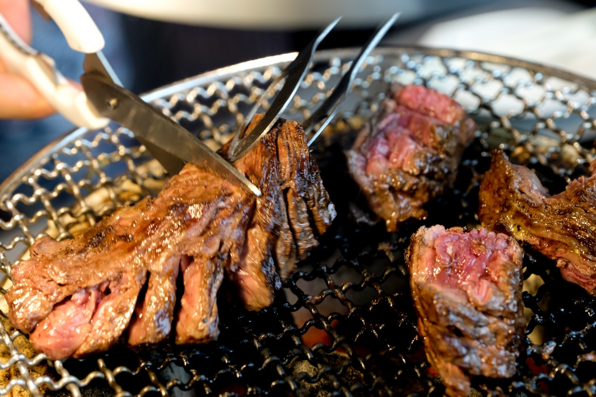 極上焼肉だんく今度のオススメは「至福の厚切り丸太サガリ」