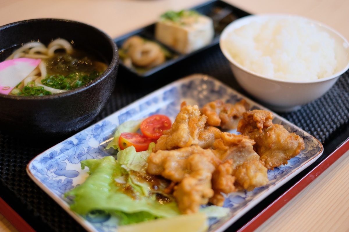 一途うどんに行けば、うどんでもカレーでも定食でも何でも食べられるよ！