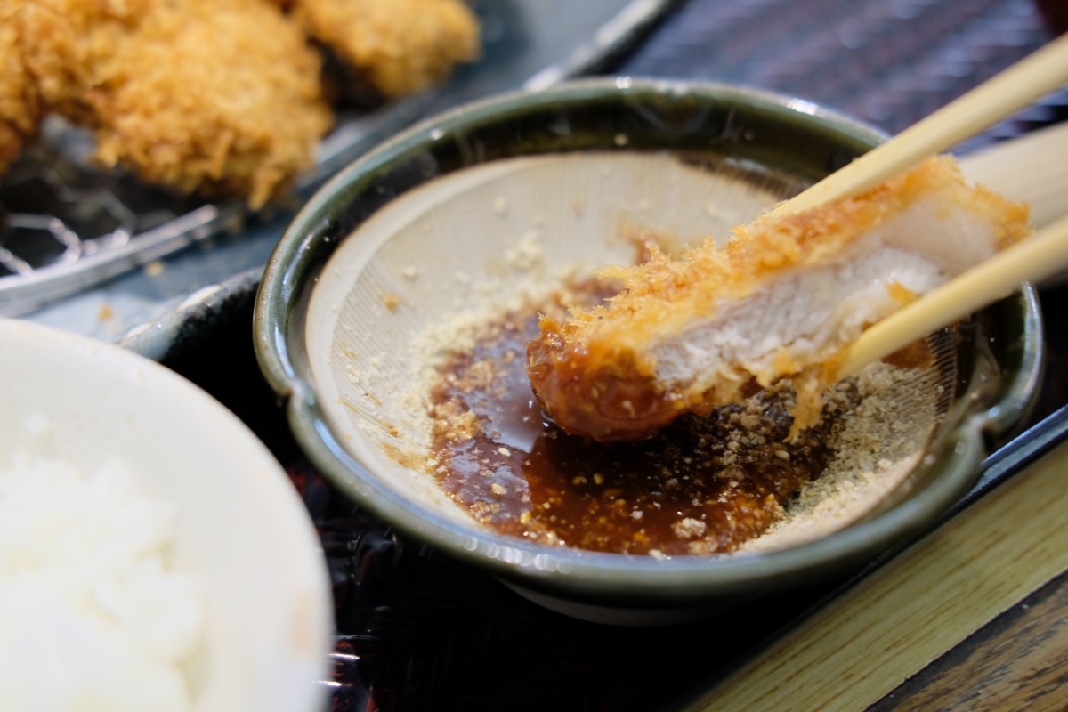 和食どんとでシルキーひれとロースかつ定食！SSSスポーツプラザ宇部店さん！お盆期間中リニューアル工事二日目！