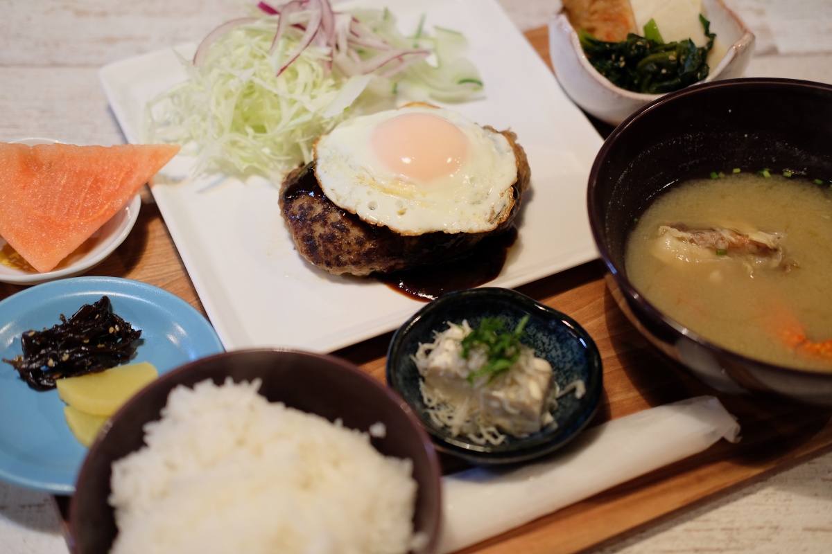 小野田駅近くグランシャリオの並びにあるKAZUN（カズン）の定食が美味い！