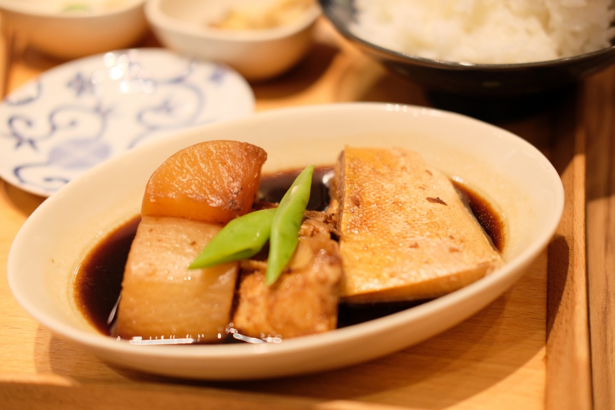 日本の家庭料理「まま魚」と中国の家庭料理「李」を博多で味わう