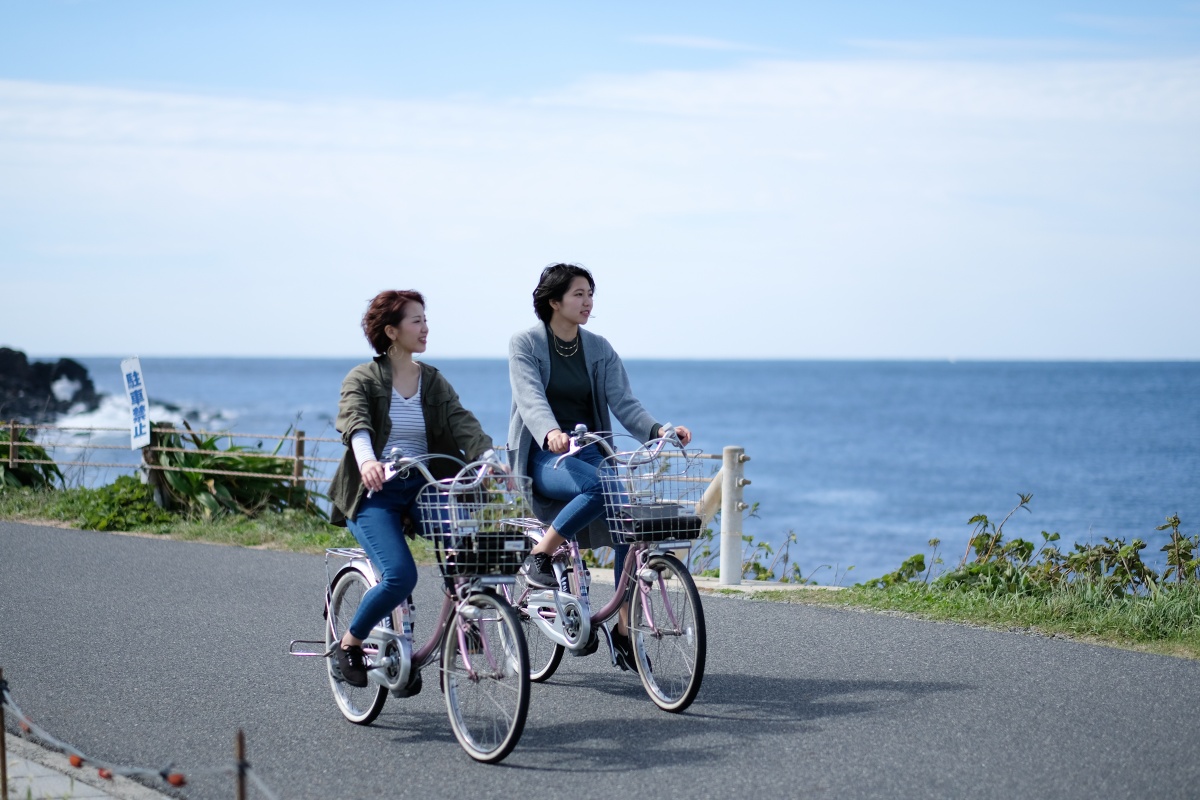 前編「しおかぜの里角島」レンタルサイクルで角島の自然を満喫！夢崎コースでモデル撮影中！