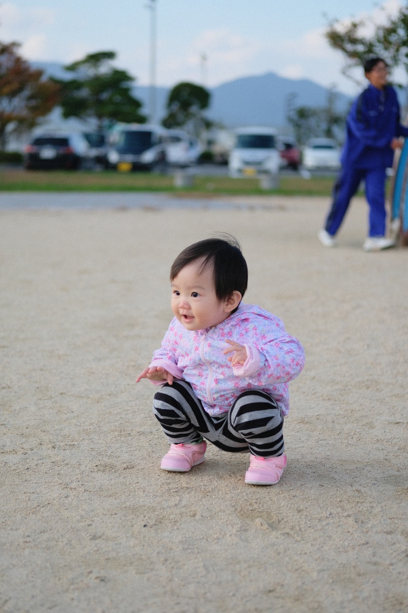 ふたりだけの公園デビュー！人見知り無しでガツガツ行くのね（笑）