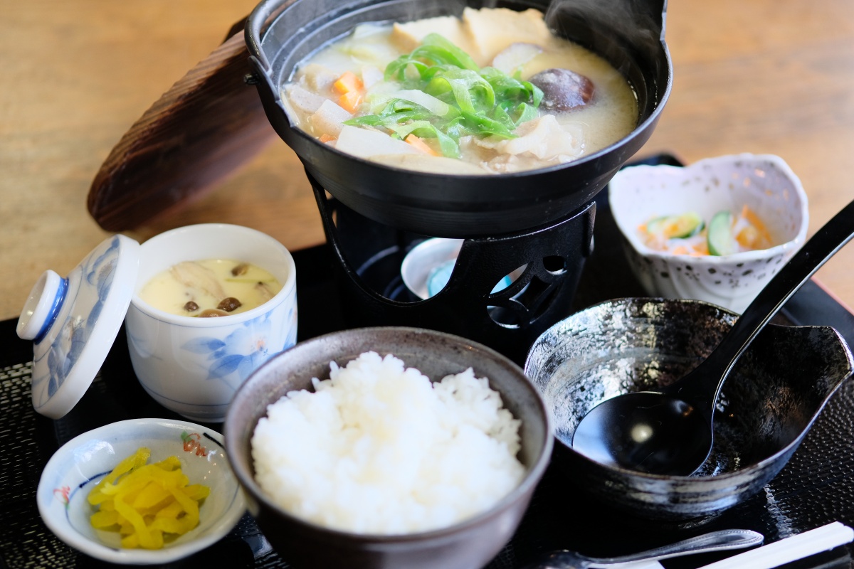 豊田町道の駅 蛍街道西ノ市「冬期限定！むつみ豚の味噌鍋定食」食べてほっこり！