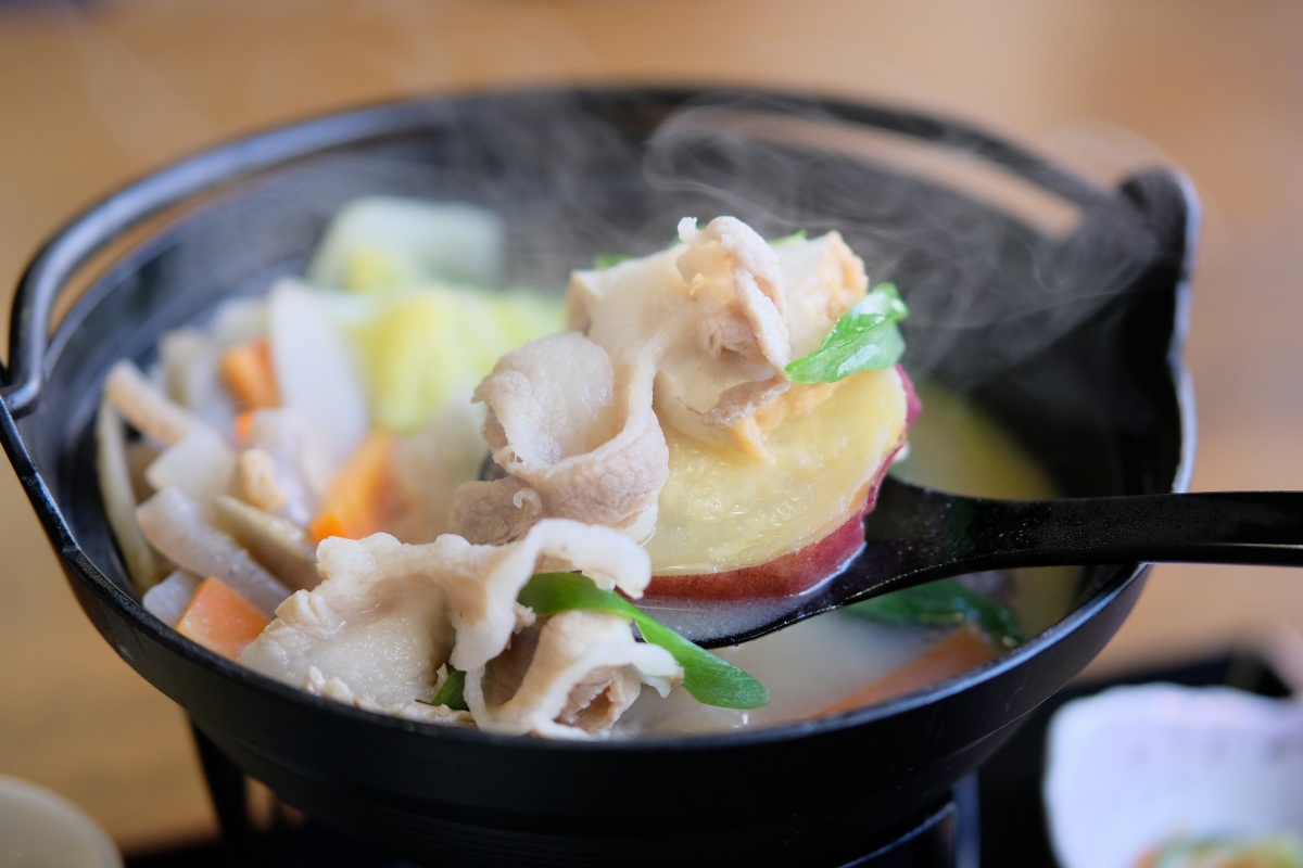 豊田町道の駅 蛍街道西ノ市「冬期限定！むつみ豚の味噌鍋定食」食べてほっこり！