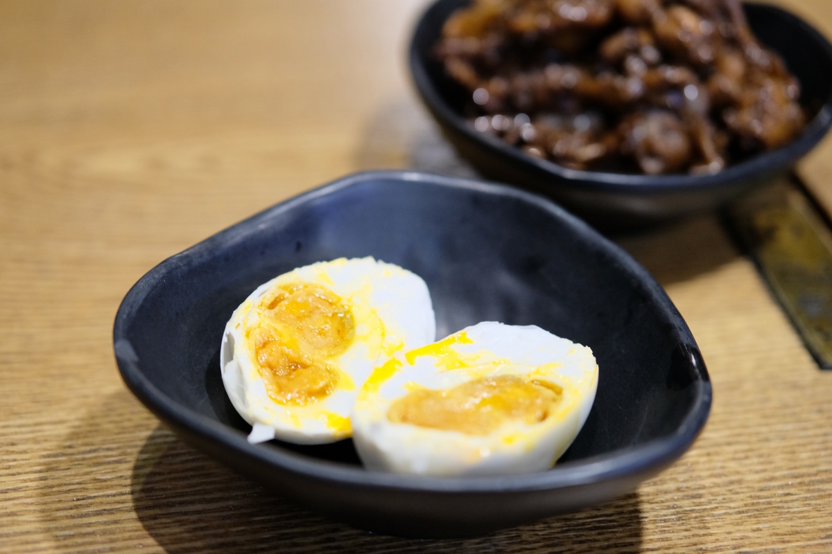 この街の食べ物は日本人好みな料理がいっぱい！お粥専門店に活き蟹鍋専門店！