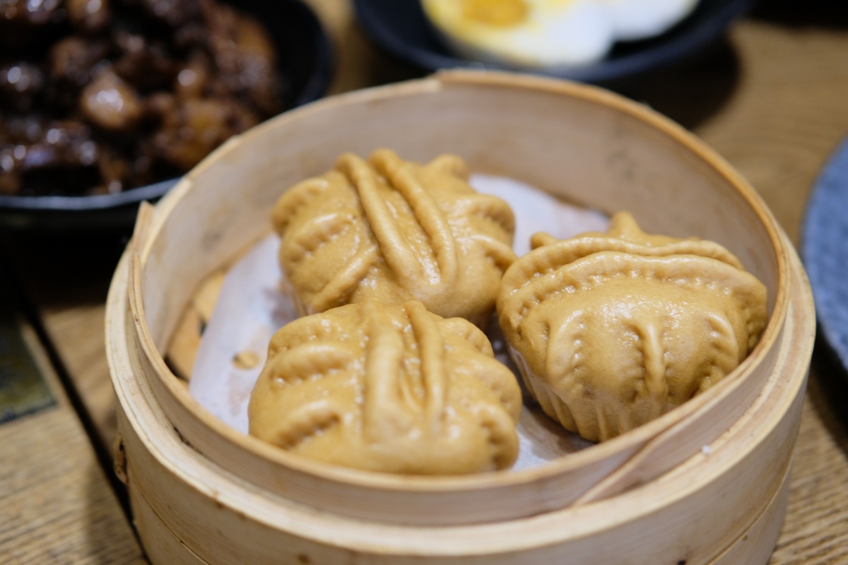 この街の食べ物は日本人好みな料理がいっぱい！お粥専門店に活き蟹鍋専門店！