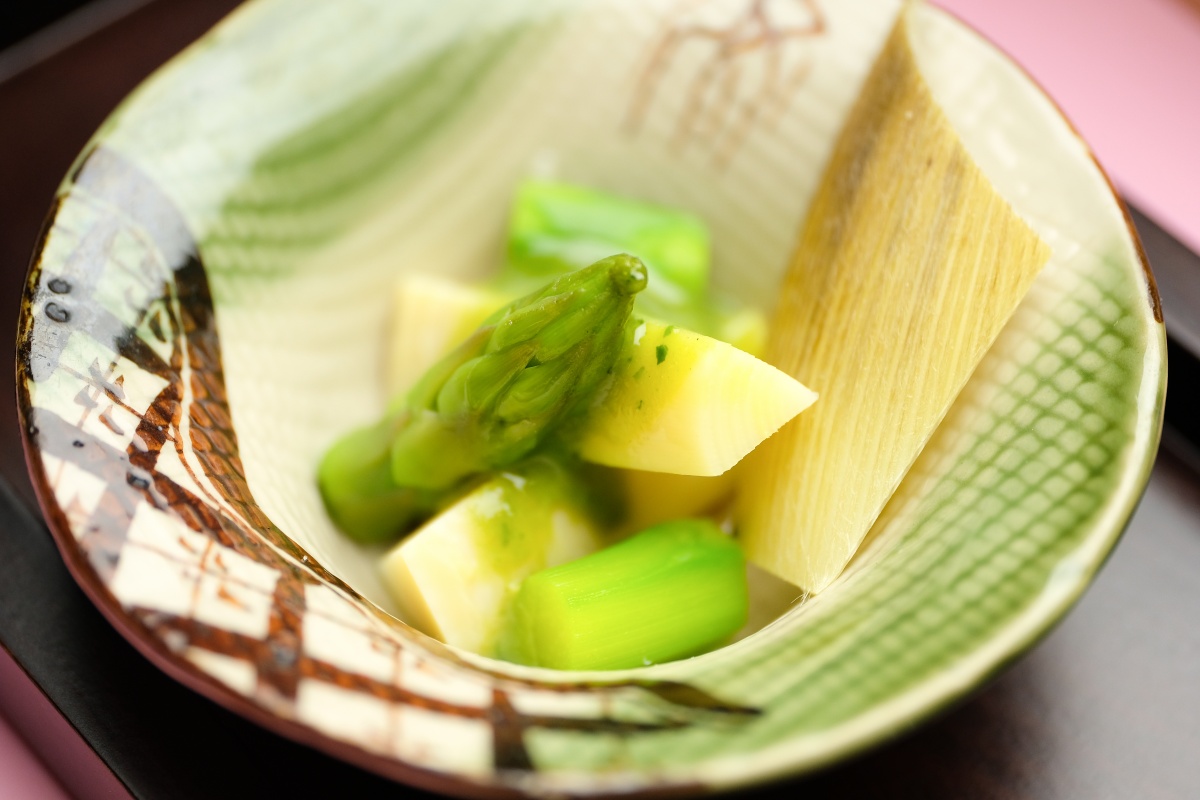 春限定コース「赤むつと車海老と春野菜の旬懐石」脂ののった新鮮な赤むつと、プリっプリの車海老、彩り豊かな春野菜を使った味わい深い懐石料理です！