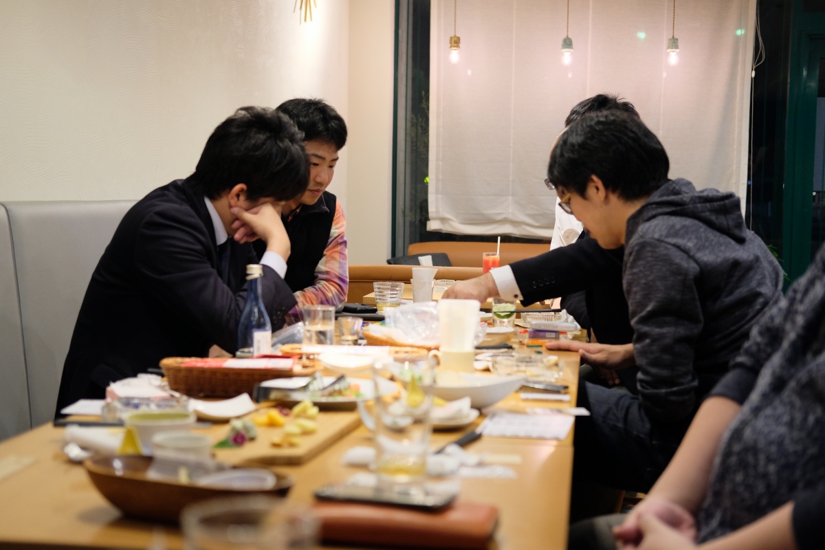 実は私、飲めないんです。だから飲み歩かないんです。夜のお誘いはほとんどお断りしているんです。