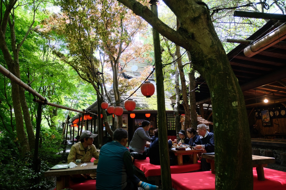 外国人観光客も大喜び！岩国の新しい現場に行く途中で「いろり山賊」来てみました！