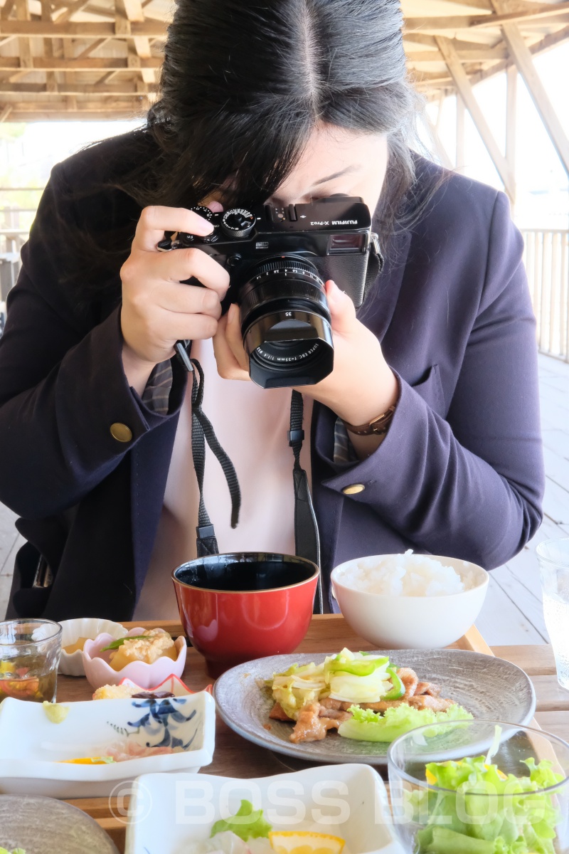 波の音を聴きながら、まったりと「しましま食堂」