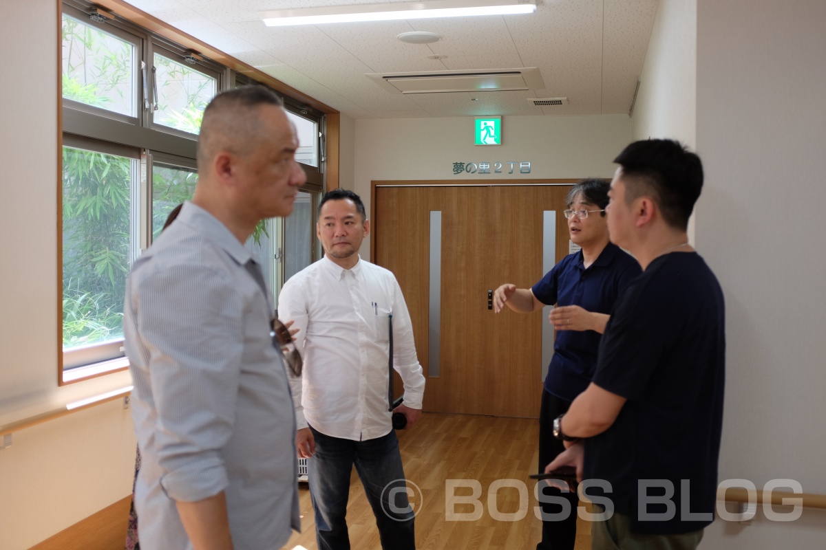 先日上海で行われた建築デザインのイベントでお世話になった陳社長達を日本の建築現場と福祉の現場にご案内