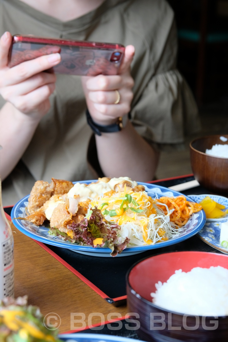 建築チームは体力勝負！ガッツリ定食で猛暑を乗り切ろう！