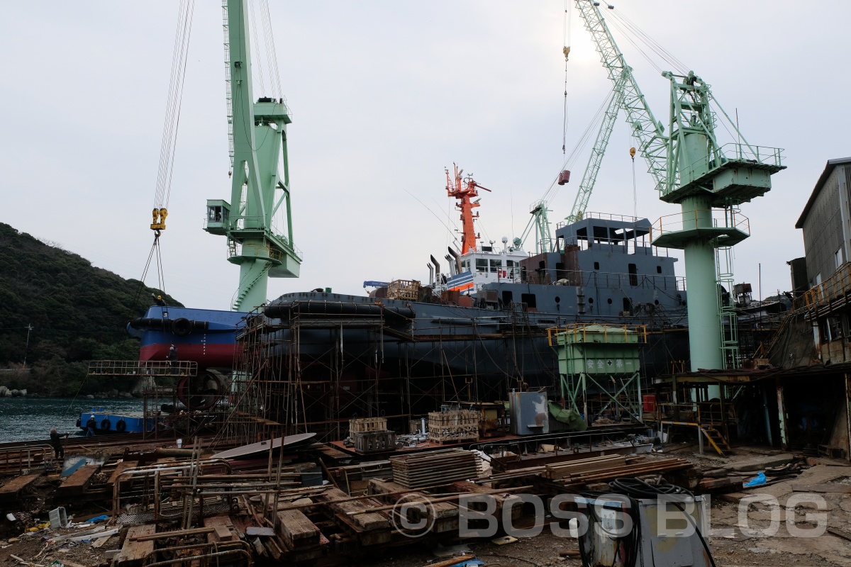 小門造船鉄工株式会社さんまで行って、造船中の船のロゴマーク位置確認中！