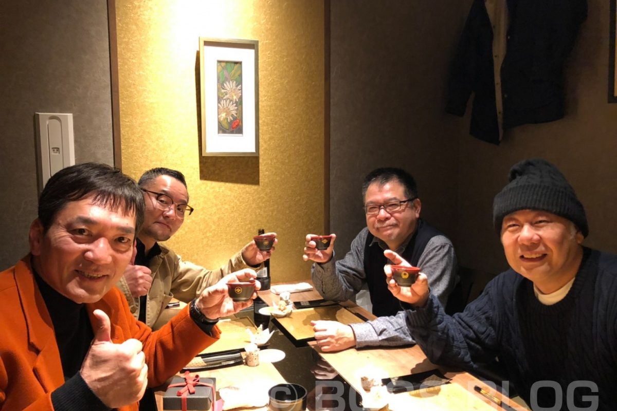 ヤスベェさんに萩焼作家 大和さん、サンドブラスト作家 小山さんと私の四人が初めて揃った食事会を開催して頂きました