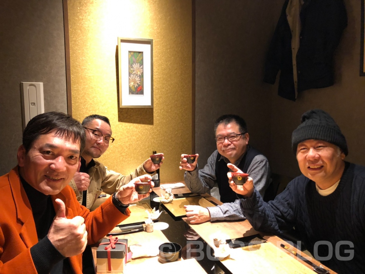 ヤスベェさんに萩焼作家 大和さん、サンドブラスト作家 小山さんと私の四人が初めて揃った食事会を開催して頂きました